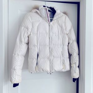 COPY - Rossignol white ski jacket, size M (it runs extrasmall )